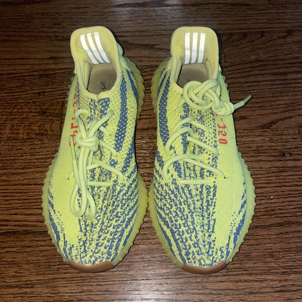 Yeezy Woman’s 6.5